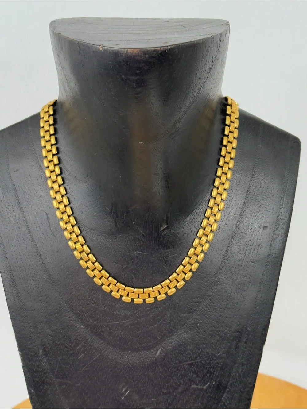 Classic Vintage Monet Panther Link Chain Necklace Slinky Gold Tone Collar - Picture 2 of 10